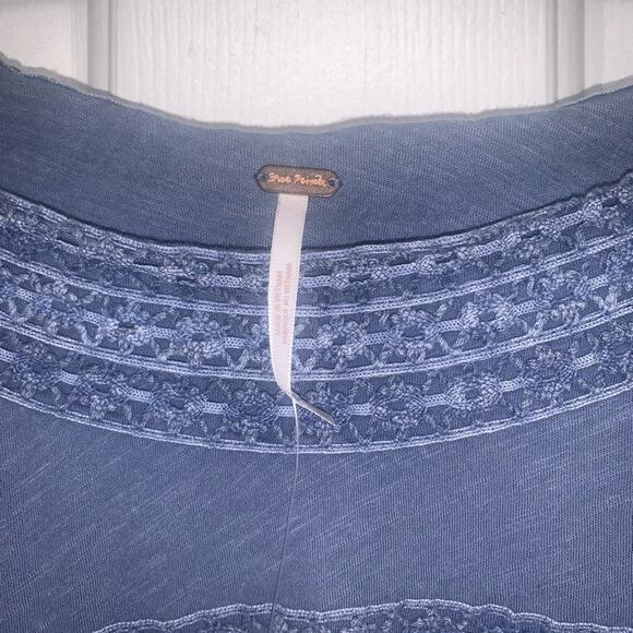 FREE PEOPLE Boy Meets Girl Long Sleeve Top. Pacific Coast Blue. Large. - Picture 11 of 12